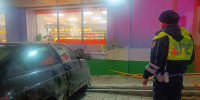 «Впечатал» детей в стену: кто насмерть сбил двух девочек на тротуаре в Ревде - Вечерняя Москва