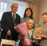 95-летний юбилей ветерана: жительницу Якиманки поздравили с личным визитом. Фото: официальная страница управы в социальных сетях - Район Якиманка