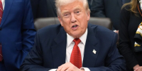 Трамп вновь появился на публике с тональным кремом на руке - M24.Ru