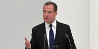 Медведев заявил, что Зеленский попал в цугцванг - M24.Ru