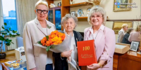 Собянин поздравил с 100-летием бывшего директора школы №68 Надежду Алексееву - Вечерняя Москва