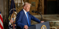 Трамп анонсировал разговор с президентом Венесуэлы Мадуро - M24.Ru