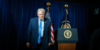 Белый дом: Трампа отправили на МРТ из-за преклонного возраста - M24.Ru