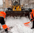 Коммунальные службы Москвы проводят работы по уборке снега - M24.Ru
