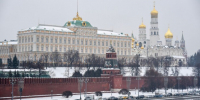 Движение транспорта закрыто на Кремлевской набережной и Большом Каменном мосту - M24.Ru