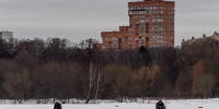 Соседи спасли школьников, провалившихся под лед: мальчик лежал в воде лицом вниз - Комсомольская Правда