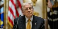 WSJ: Трамп пытается скрыть физические признаки старения - M24.Ru