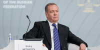 «Евродегенератам хочется лизнуть Вашингтон»: Медведев — о реакции на удары США - Вечерняя Москва