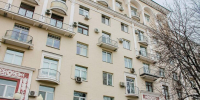 Три жилых дома, появившихся в сериалах, отремонтировали в Москве - M24.Ru