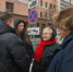 Заместитель главы управы района провел обход территории. Фото: страница управы Басманного района в социальных сетях - Тверской район