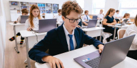 Преподавателям предлагаются современные цифровые инструменты для проведения занятий в классе и внеурочной деятельности, а также для проектных работ. Фото: пресс-служба Департамента образования и науки города Москвы - Москва.Центр