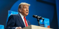 Трамп назвал смену власти в Иране лучшим развитием событий - M24.Ru