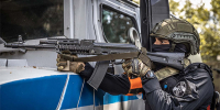 При поддержке столичного спецназа Росгвардии прошел миграционный рейд на севере столицы (видео) - Росгвардия