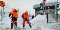 Более 3 тыс сотрудников метро Москвы привлечены к уборке снега около станций - M24.Ru
