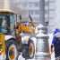 Городские службы Москвы продолжают ликвидировать последствия снегопада - M24.Ru