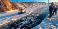 Водолазы достали тела восьми человек, утонувших в автомобиле на Байкале - M24.Ru