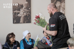 Активисты Народного фронта поздравили с 8 Марта подопечных богадельни в ЛНР
