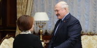 Лукашенко поделился с журналистами бургером в ресторане «Мак.бай» - ИА Общественная служба новостей