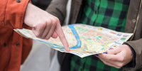 В Москве из-за отключения интернета рекордно выросли продажи бумажных карт - M24.Ru