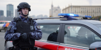 Московские росгвардейцы задержали мужчину, подозреваемого в незаконном обороте наркотиков (видео) - Росгвардия