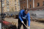 Московские молодогвардейцы провели субботник на территории Храма Великомученицы Ирины в Покровском