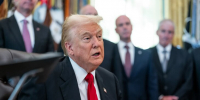 WSJ: Трамп пообещал помиловать членов своей администрации перед уходом с поста - M24.Ru