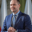 Президент Польши Навроцкий выронил пакетик со снюсом в прямом эфире на интервью - Вечерняя Москва