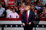 AP: Трамп внес неопределенность в вопрос численности войск США в Европе