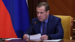 Медведев поблагодарил членов избиркомов за работу во время выборов